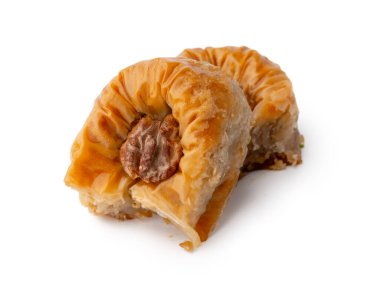 Beyaz arka planda izole edilmiş tatlı baklava