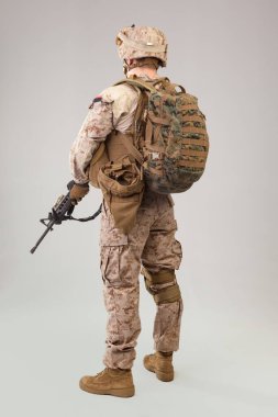 Saldırı tüfeği ile Abd Ordusu deniz piyadeleri ranger