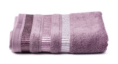 Havlu beyaz arkaplanda izole edildi. Yakın plan.