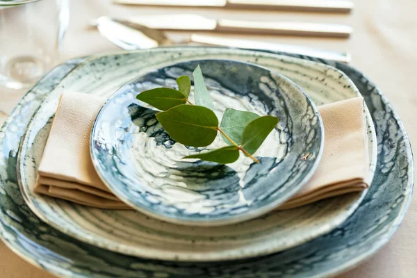 Elegant dinner table served for banquet event — Stock Photo, Image