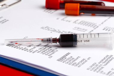 Coronavirus tanı ve tedavi konsepti. Laboratuvar masasını kapatın.