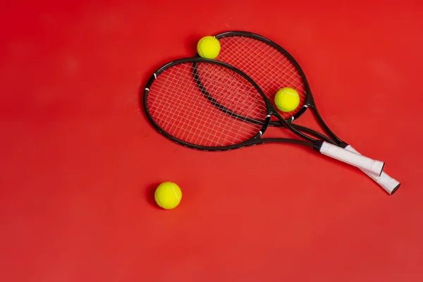 Tenista de tenis equipo deportivo. Raqueta de tenis y pelota — Foto de Stock