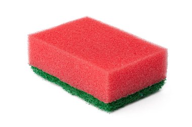 Beyaz arkaplanda izole edilmiş bulaşık temizleme süngeri