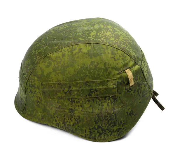 Камуфляжний військовий шолом ізольований на білому тлі — стокове фото