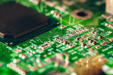 Elektronik devre kartını işlemciyle kapat