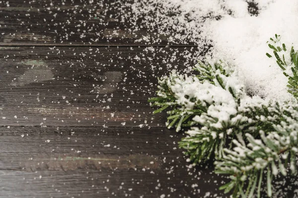 Jul semester bakgrund med snö, kopiera utrymme — Stockfoto