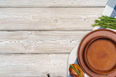 Ahşap arkaplanda Rustik tablo ayarları