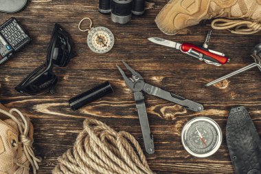 seyahat ekipmanı araçları, yukarıdan görünüm