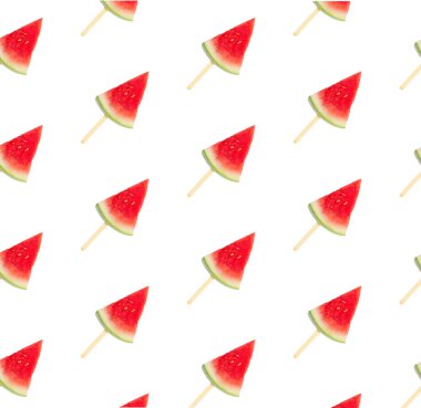 Dilimler ve renk arka plan üzerinde Karpuz tohumları düz yatıyordu kompozisyonu