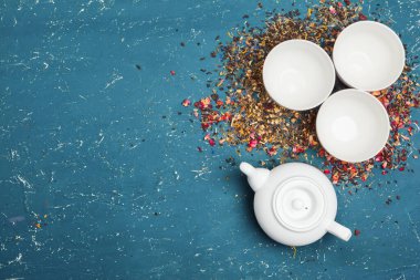 Merasim için farklı çay türleri, üst görünüm, boş alan