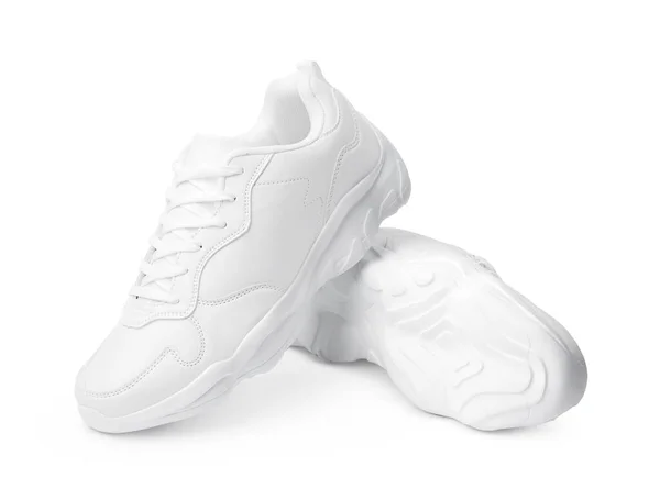 Nieuwe paar witte sneakers geïsoleerd op wit — Stockfoto