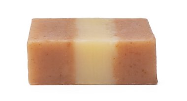 Beyaz arkaplanda izole edilmiş tek sabun çubuğu