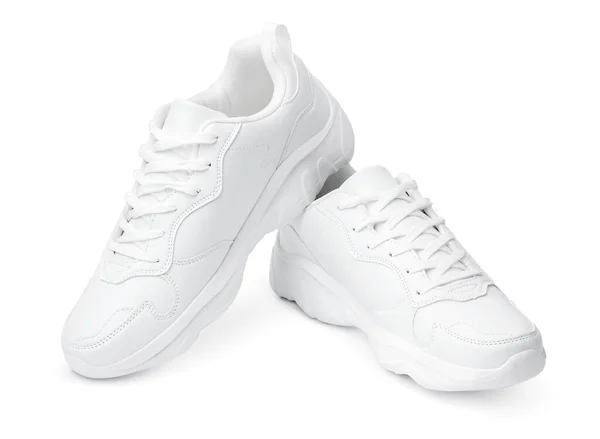 Nieuwe paar witte sneakers geïsoleerd op wit — Stockfoto