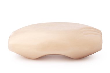 Beyaz arkaplanda izole edilmiş tek sabun çubuğu