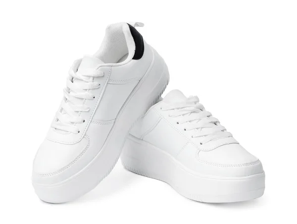 Novo par de tênis branco isolado em branco — Fotografia de Stock