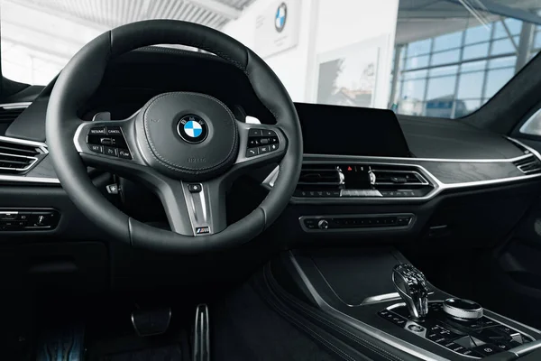 KRASNODAR, Ryssland - 19 november 2020: BMW 2-serien Gran Coupe ratt — Stockfoto