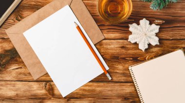 Noel kutlaması kartı ya da Noel Baba 'ya mektup için hazırlanır..