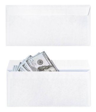 Beyaz arkaplanda dolarlarla izole edilmiş yeni posta zarfı.