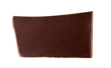 Beyaz arka planda izole edilmiş koyu çikolata parçası