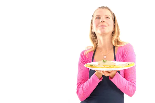 生菜食健康食品を保持している女性 生菜食のカボチャ 生の食品コンセプト — ストック写真