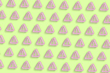 Tehlike işareti, tehlike uyarısı işareti, sarı minimum arkaplan