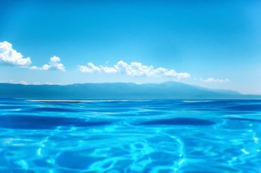 Sonsuz yüzme havuzu Deniz ve Dağ Vie