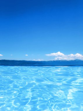 Sonsuz yüzme havuzu Deniz ve Dağ Vie