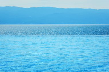 Sonsuz yüzme havuzu Deniz ve Dağ Vie