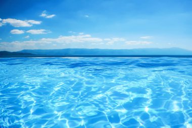 Sonsuz yüzme havuzu Deniz ve Dağ Vie