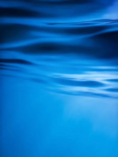 Υποβρύχια Επιφάνεια Της Θάλασσας Μπλε Φόντο Κύματα Φόντο — Φωτογραφία Αρχείου