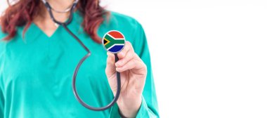 Güney Afrika ulusal sağlık sistemi steteskoplu kadın doktor