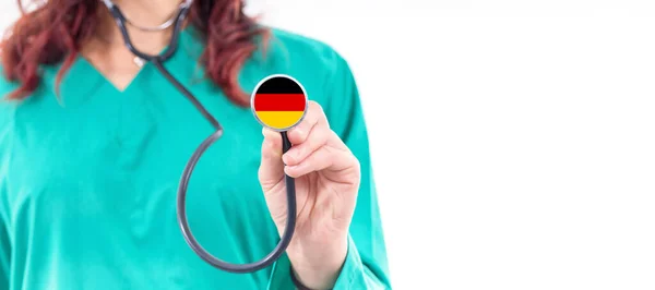 德国国家保健系统配备听诊器的女医生 — 图库照片