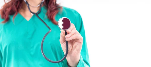 Qatar Sistema Nacional Salud Médico Femenino Con Estetoscopio — Foto de Stock