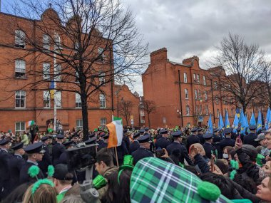 Dublin, İrlanda 17.03.2022 Saint Patrick Günü. Ukrayna 'yı Destekle