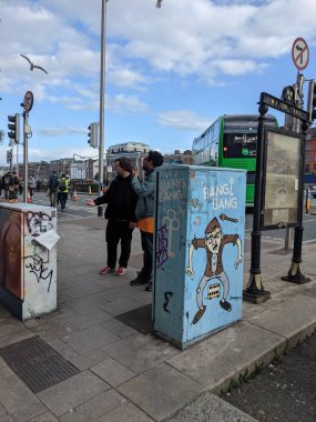 Dublin, İrlanda 17.03.2022 Saint Patrick Günü. Ukrayna 'yı Destekle