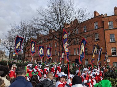 Dublin, İrlanda 17.03.2022 Saint Patrick Günü. Ukrayna 'yı Destekle