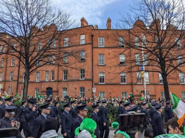 Dublin, İrlanda 17.03.2022 Saint Patrick Günü. Ukrayna 'yı Destekle