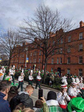 Dublin, İrlanda 17.03.2022 Saint Patrick Günü. Ukrayna 'yı Destekle