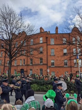 Dublin, İrlanda 17.03.2022 Saint Patrick Günü. Ukrayna 'yı Destekle