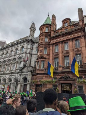 Dublin, İrlanda 17.03.2022 Saint Patrick Günü. Ukrayna 'yı Destekle