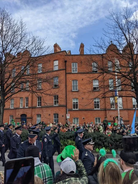2022年3月17日爱尔兰都柏林圣帕特里克节 支持乌克兰 — 图库照片
