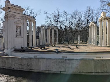 Eski kasabanın mimarisinin manzarası