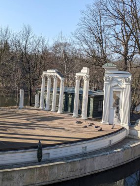 Eski kasabanın mimarisinin manzarası