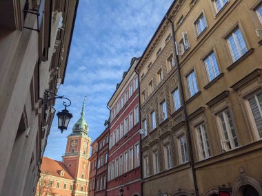 Eski kasabanın mimarisinin manzarası