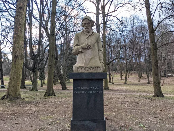 Monumento Cipriano Kamil Norwid Poeta Dramaturgo Escritor Prosa Pintor Polaco —  Fotos de Stock