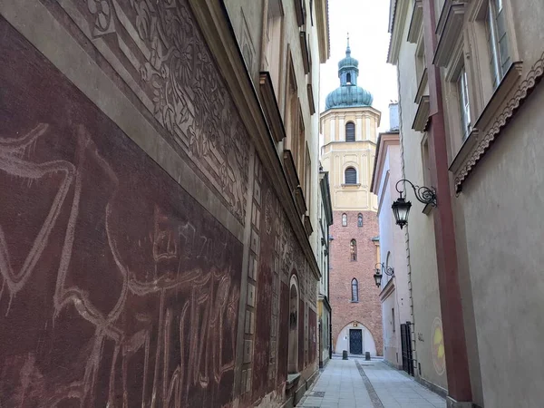 Eski kasabanın mimarisinin manzarası