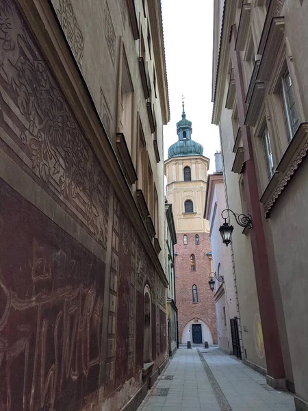 Eski kasabanın mimarisinin manzarası