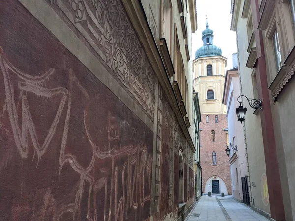 Eski kasabanın mimarisinin manzarası