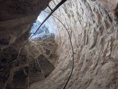 Kılıç Kalesi 'ndeki sarmal merdiven, Dublin' de bulunan ortaçağ kalesi.