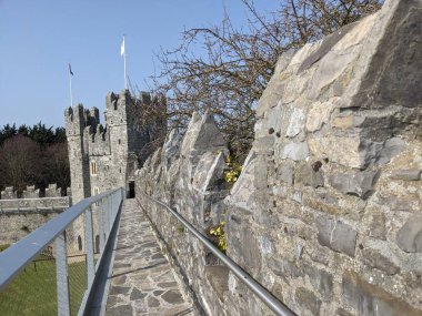 Kılıç Kalesi, Ortaçağ kalesi Kılıçlarda, Dublin